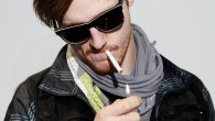Fuzzel Florian Kuster, besser bekannt als Fuzzel, liebt es Live. Egal ob als DJ bei KingBossCheffsen oder als VJ für die Blase. Aber nicht nur als Rampensau kann man ihn buchen....
